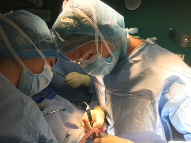 Intervention microchirurgicale